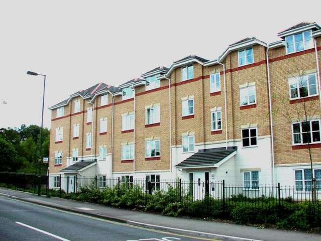  Image of 2 bedroom Flat to rent in Hursley Road Chandler