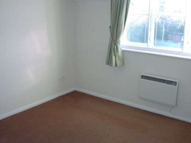  Image of 2 bedroom Flat to rent in Hursley Road Chandler