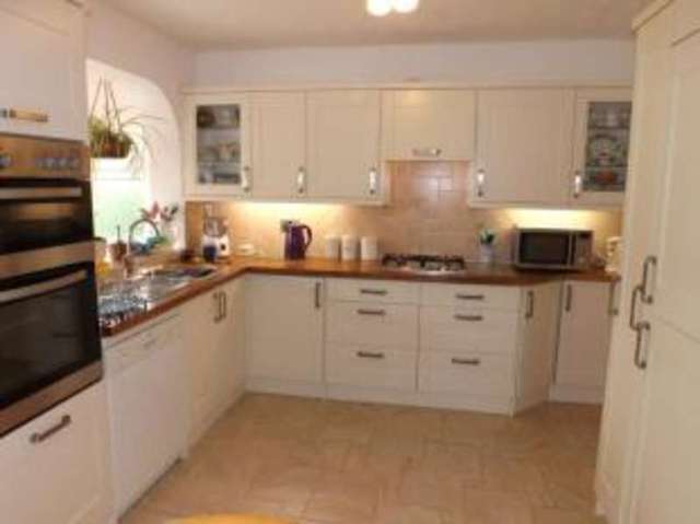  Image of 3 bedroom Bungalow for sale in Huthwaite Road Huthwaite Sutton-in-Ashfield NG17 at Sutton-in-Ashfield Nottinghamshire Sutton in Ashfield, NG17 2GY