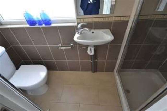  Image of 4 bedroom Flat to rent in Ilford Lane Ilford IG1 at Ilford Lane  Ilford, IG1 2RP