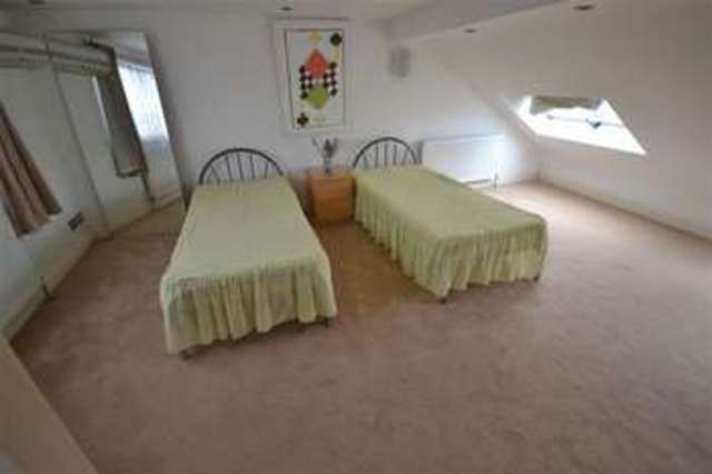  Image of 4 bedroom Flat to rent in Ilford Lane Ilford IG1 at Ilford Lane  Ilford, IG1 2RP