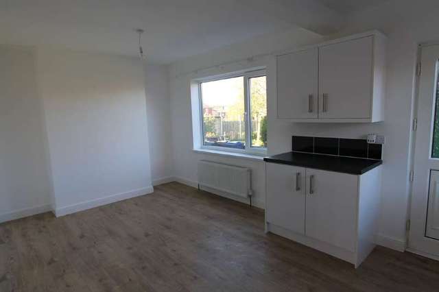  Image of 3 bedroom Semi-Detached house to rent in Intake Crescent Dodworth Barnsley S75 at Dodworth Barnsley Dodworth, S75 3NW