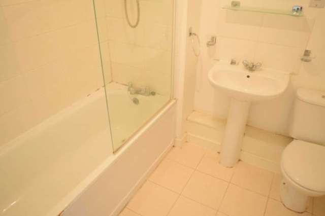  Image of 2 bedroom Apartment to rent in Bramley Crescent Ilford IG2 at Bramley Crescent  Ilford, IG2 6NU