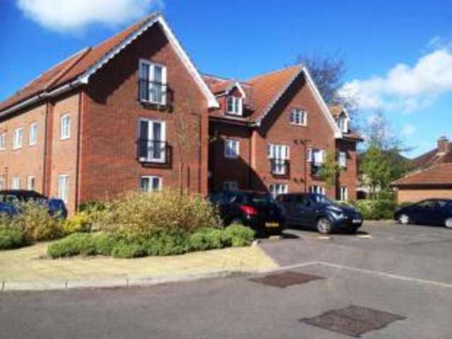  Image of 1 bedroom Flat for sale in Hawthorn Road Bognor Regis PO21 at Hawthorn Road Bognor Regis Bognor Regis, PO21 2UR