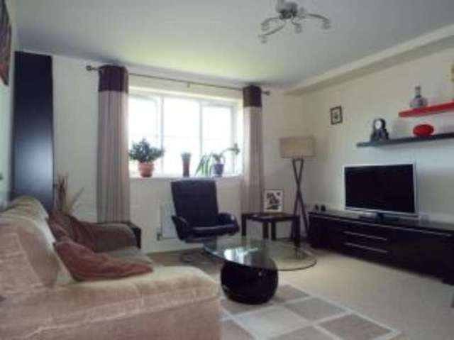  Image of 1 bedroom Flat for sale in Hawthorn Road Bognor Regis PO21 at Hawthorn Road Bognor Regis Bognor Regis, PO21 2UR