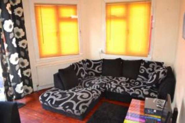 Image of 2 bedroom Bungalow for sale in Golf Green Road Jaywick Clacton-on-Sea CO15 at Jaywick Clacton-On-Sea Jaywick, CO15 2RG