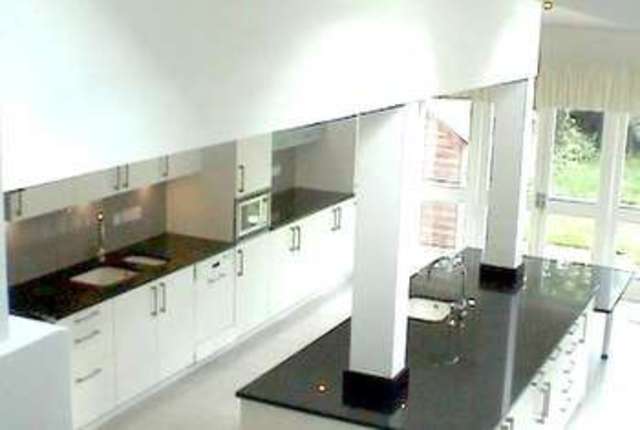  Image of 4 bedroom Property to rent in Johns Avenue London NW4 at Hendon London Hendon, NW4 4EN