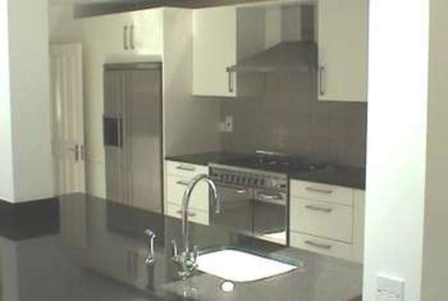  Image of 4 bedroom Property to rent in Johns Avenue London NW4 at Hendon London Hendon, NW4 4EN