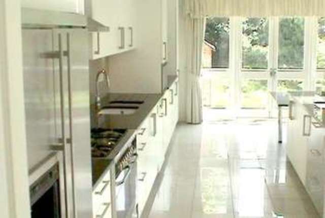  Image of 4 bedroom Property to rent in Johns Avenue London NW4 at Hendon London Hendon, NW4 4EN