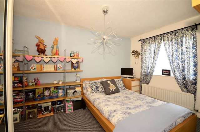 Image of 4 bedroom Detached house for sale in Juniper Close Maidstone ME16 at Allington Maidstone Maidstone, ME16 0XP