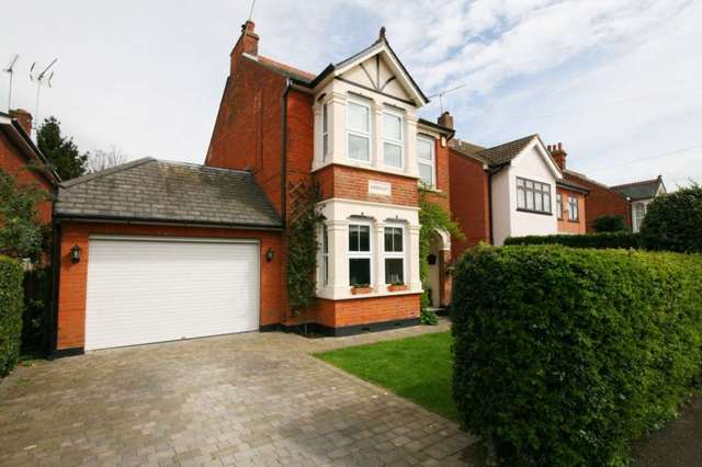  Image of 4 bedroom Detached house for sale in King Georges Road Pilgrims Hatch Brentwood CM15 at King Georges Road  Brentwood, CM15 9LS