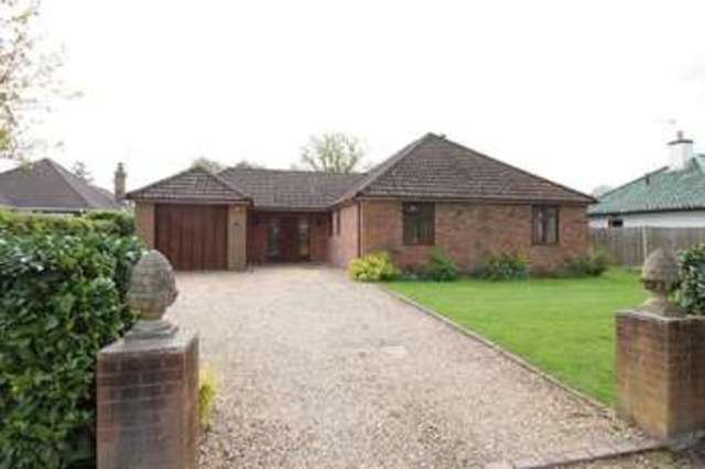  Image of 4 bedroom Detached house for sale in Kings Lane Wrecclesham Farnham GU10 at Kings Lane  Farnham, GU10 4QB