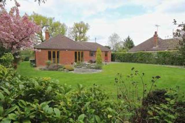  Image of 4 bedroom Detached house for sale in Kings Lane Wrecclesham Farnham GU10 at Kings Lane  Farnham, GU10 4QB