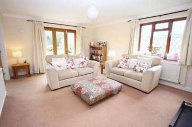  Image of 4 bedroom Detached house for sale in Kings Lane Wrecclesham Farnham GU10 at Kings Lane  Farnham, GU10 4QB