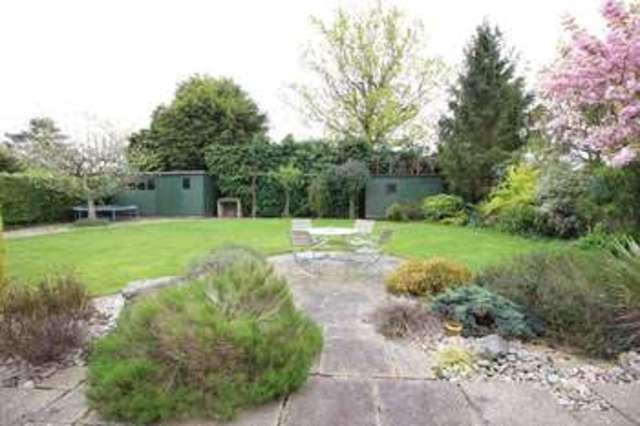  Image of 4 bedroom Detached house for sale in Kings Lane Wrecclesham Farnham GU10 at Kings Lane  Farnham, GU10 4QB