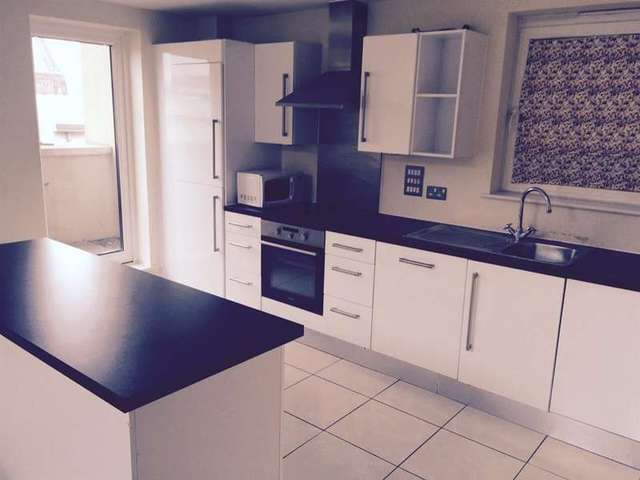  Image of 3 bedroom Flat for sale in Kingscote Way Brighton BN1 at Brighton East Sussex Brighton, BN1 4GJ