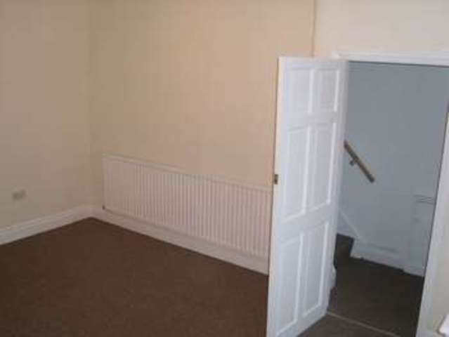 Image of 2 bedroom Semi-Detached house to rent in Kingscourt Avenue Bolton BL1 at Kingscourt Avenue  Bolton, BL1 6EH