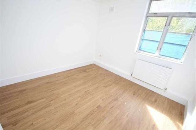  Image of 4 bedroom Terraced house to rent in Kingsland Road London E2 at London, E2 8EB