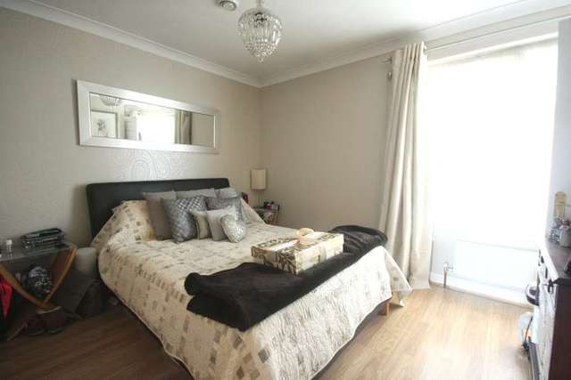  Image of 2 bedroom Flat to rent in Kingston Hill Kingston upon Thames KT2 at Surrey  Kingston Upon Thames, KT2 7PS