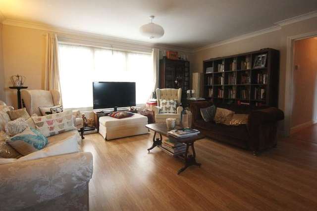  Image of 2 bedroom Flat to rent in Kingston Hill Kingston upon Thames KT2 at Surrey  Kingston Upon Thames, KT2 7PS