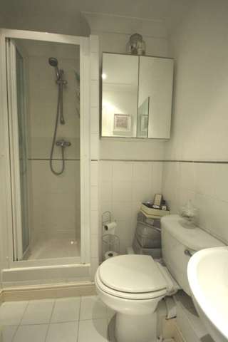  Image of 2 bedroom Flat to rent in Kingston Hill Kingston upon Thames KT2 at Surrey  Kingston Upon Thames, KT2 7PS