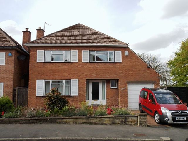  Image of 3 bedroom Detached house for sale in Kingsway Drive Kings Norton Birmingham B38 at Kingsway Drive  Birmingham, B38 8TJ