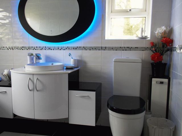  Image of 3 bedroom Detached house for sale in Kingsway Drive Kings Norton Birmingham B38 at Kingsway Drive  Birmingham, B38 8TJ