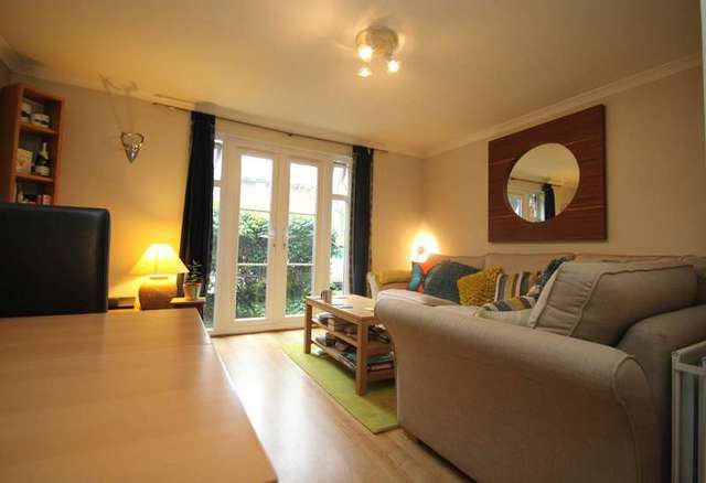  Image of 1 bedroom Flat to rent in Kingsworthy Close Kingston upon Thames KT1 at Kingston Upon Thames Surrey, KT1 3ER