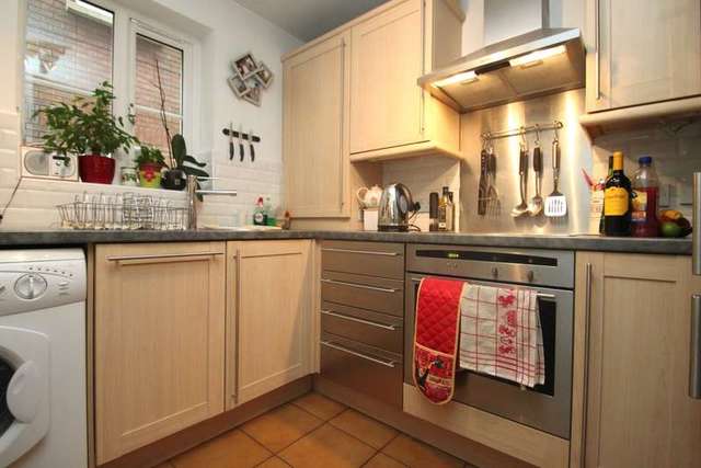  Image of 1 bedroom Flat to rent in Kingsworthy Close Kingston upon Thames KT1 at Kingston Upon Thames Surrey, KT1 3ER