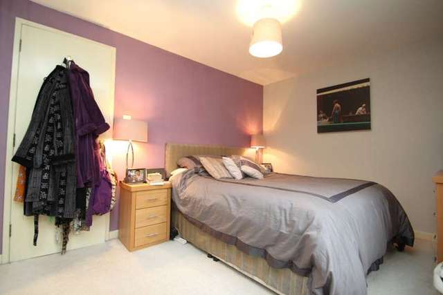  Image of 1 bedroom Flat to rent in Kingsworthy Close Kingston upon Thames KT1 at Kingston Upon Thames Surrey, KT1 3ER