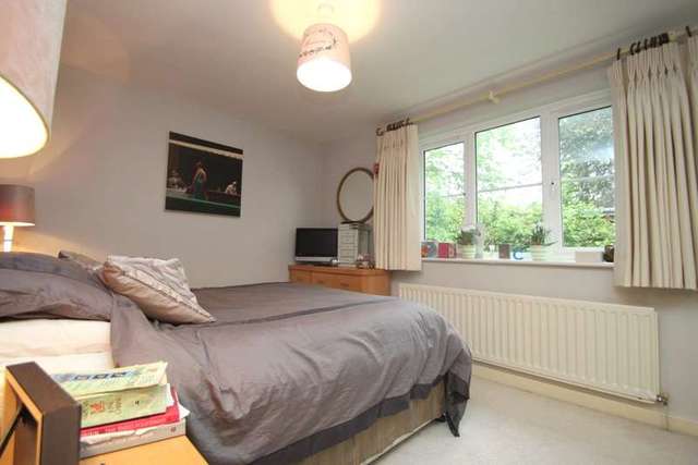 Image of 1 bedroom Flat to rent in Kingsworthy Close Kingston upon Thames KT1 at Kingston Upon Thames Surrey, KT1 3ER