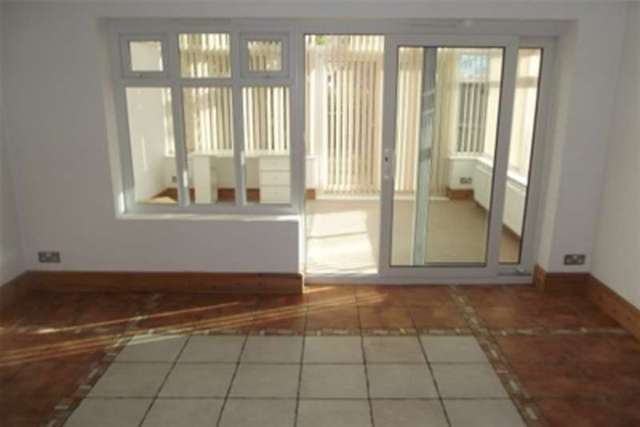  Image of 3 bedroom Detached house to rent in Kirkleys Avenue South Spondon Derby DE21 at Derby, DE21 7FY