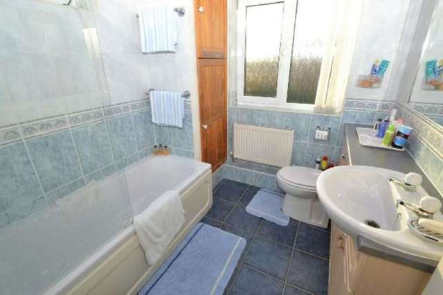  Image of 3 bedroom Detached house for sale in Kirton Avenue Long Eaton Nottingham NG10 at Kirton Avenue  Long Eaton, NG10 1BT