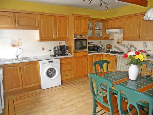  Image of 2 bedroom Property for sale in Back Street Bramham Wetherby LS23 at Bramham Wetherby Wetherby, LS23 6RB