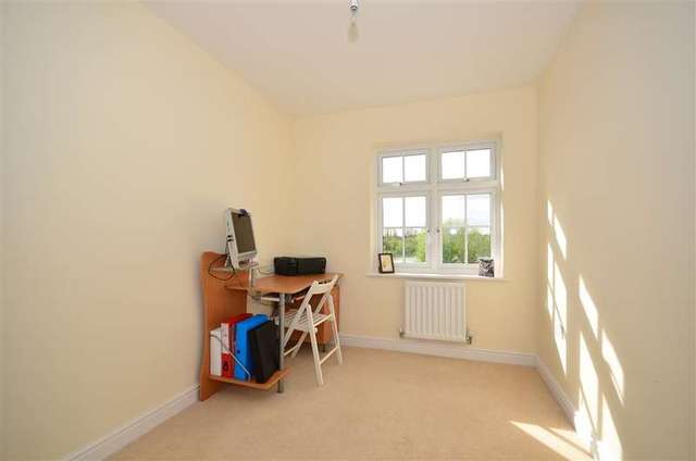  Image of 4 bedroom Town House for sale in Lakeside Avenue Faversham ME13 at Faversham Kent Faversham, ME13 7FE