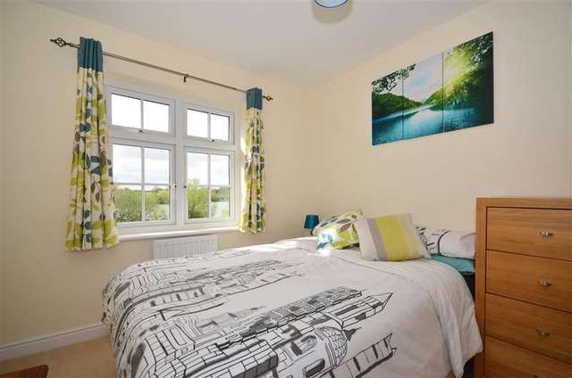  Image of 4 bedroom Town House for sale in Lakeside Avenue Faversham ME13 at Faversham Kent Faversham, ME13 7FE