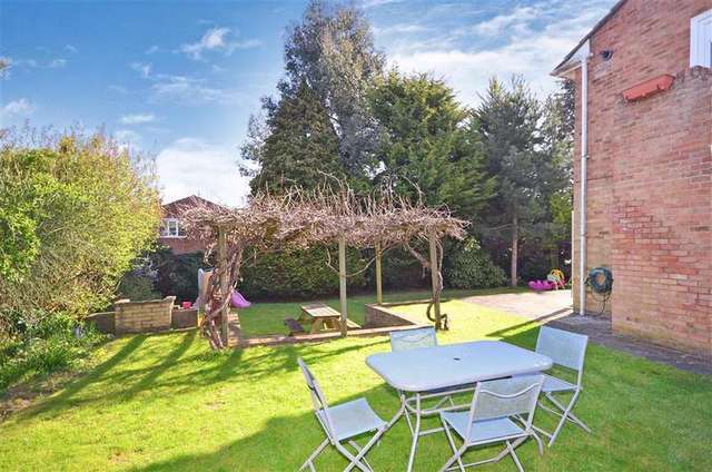  Image of 5 bedroom Detached house for sale in Lamberhurst Road Maidstone ME16 at Maidstone Kent Maidstone, ME16 0NS