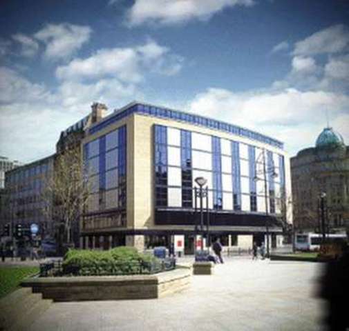  Image of 2 bedroom Flat to rent in Broadway Bradford BD1 at 11 Broadway  Bradford, BD1 1JB