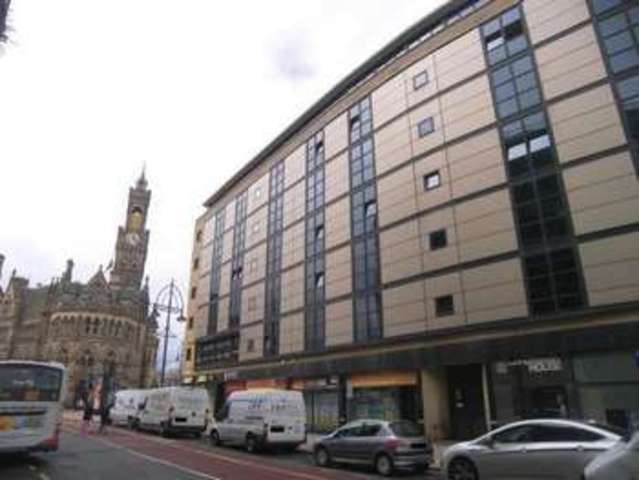  Image of 2 bedroom Flat to rent in Broadway Bradford BD1 at 11 Broadway  Bradford, BD1 1JB