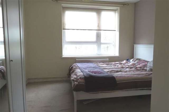  Image of 2 bedroom Flat to rent in Lanercost Close London SW2 at Tulse Hill, SW2 3DS