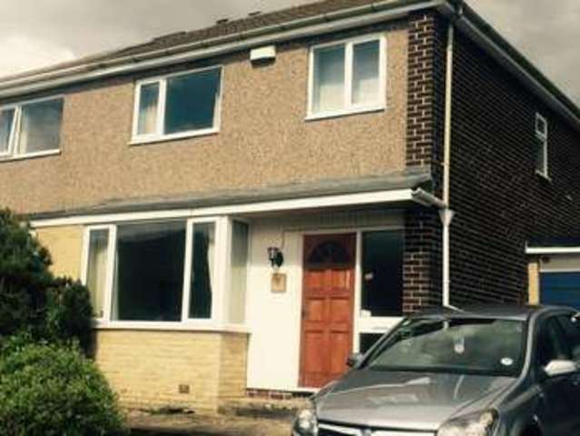  Image of 3 bedroom Semi-Detached house to rent in Langdale Drive Huddersfield HD5 at Langdale Drive  Huddersfield, HD5 9EW