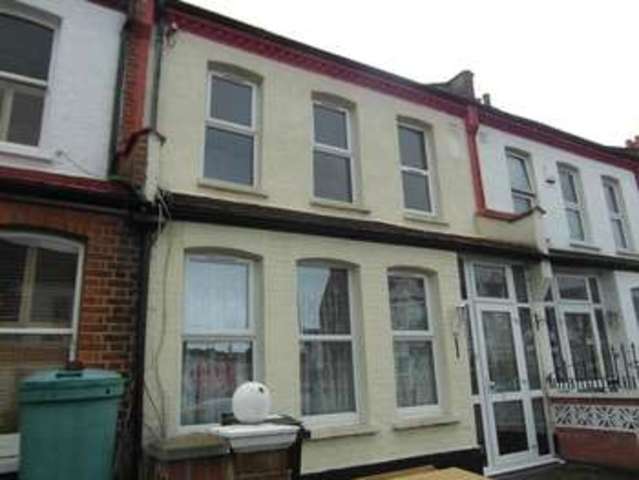  Image of 3 bedroom Terraced house to rent in Langdale Road Thornton Heath CR7 at Langdale Road  Thornton Heath, CR7 7PS
