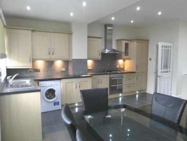  Image of 3 bedroom Terraced house to rent in Langdale Road Thornton Heath CR7 at Langdale Road  Thornton Heath, CR7 7PS