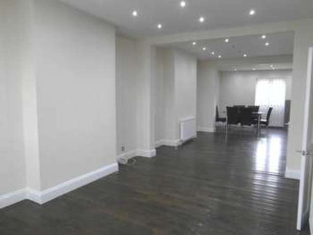  Image of 3 bedroom Terraced house to rent in Langdale Road Thornton Heath CR7 at Langdale Road  Thornton Heath, CR7 7PS