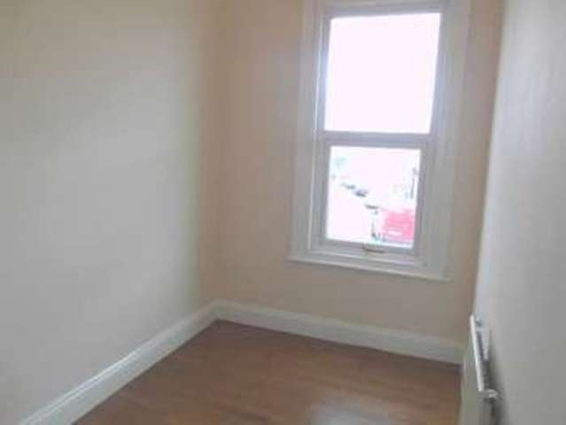  Image of 3 bedroom Terraced house to rent in Langdale Road Thornton Heath CR7 at Langdale Road  Thornton Heath, CR7 7PS