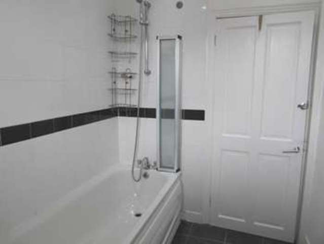  Image of 3 bedroom Terraced house to rent in Langdale Road Thornton Heath CR7 at Langdale Road  Thornton Heath, CR7 7PS