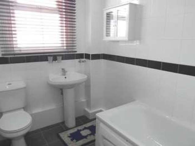  Image of 3 bedroom Terraced house to rent in Langdale Road Thornton Heath CR7 at Langdale Road  Thornton Heath, CR7 7PS