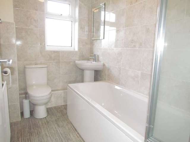  Image of 2 bedroom Flat for sale in Lea Road Sonning Common Reading RG4 at Sonning Common, RG4 9LJ