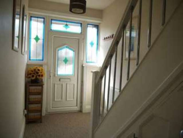  Image of 3 bedroom Semi-Detached house to rent in Leamington Drive Apperley Bridge Bradford BD10 at Leamington Drive Idle Bradford, BD10 9ST