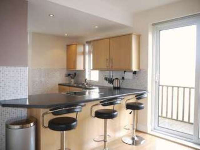 Image of 3 bedroom Semi-Detached house to rent in Leamington Drive Apperley Bridge Bradford BD10 at Leamington Drive Idle Bradford, BD10 9ST
